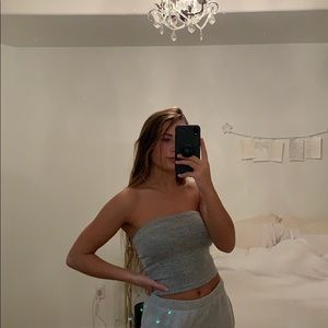 Strapless tube top